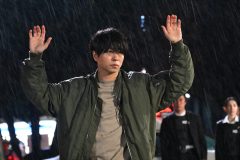 櫻井翔主演ドラマ『放送局占拠』場面写真4枚公開！あらたな映像＆初回放送のあらすじも解禁