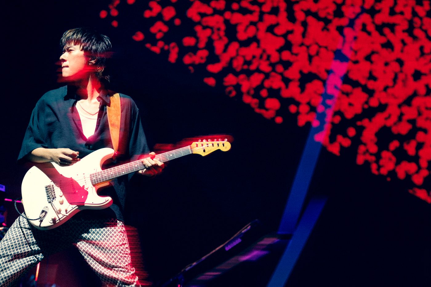 【ライブレポート】Suchmosカムバック。快楽的なグルーヴが渦巻いた5年10ヵ月ぶりのワンマンライブ『Suchmos The Blow Your Mind 2025』2デイズ初日を振り返る - 画像一覧（3/11）