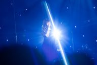 【ライブレポート】Aimer、日本人ソロアーティスト初の快挙！上海メルセデス・ベンツアリーナでのワンマン2daysが大盛況 - 画像一覧（7/10）