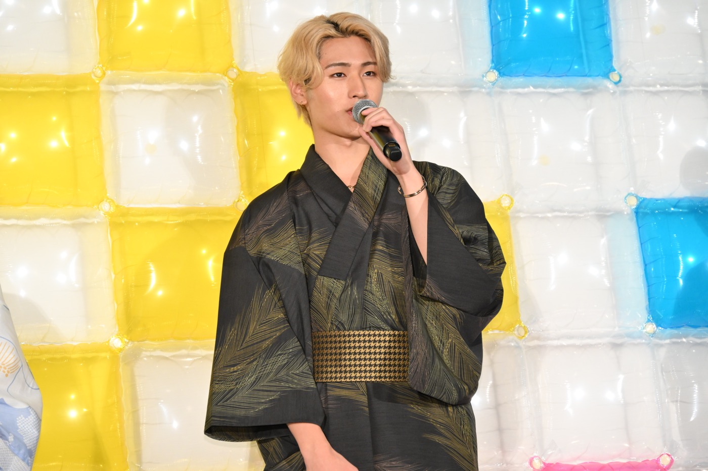 【レポート】映画『恋を知らない僕たちは』完成披露試写会で⼤⻄流星が⾚⾯告⽩！「美術さんにドン引きされました（笑）」 - 画像一覧（2/9）