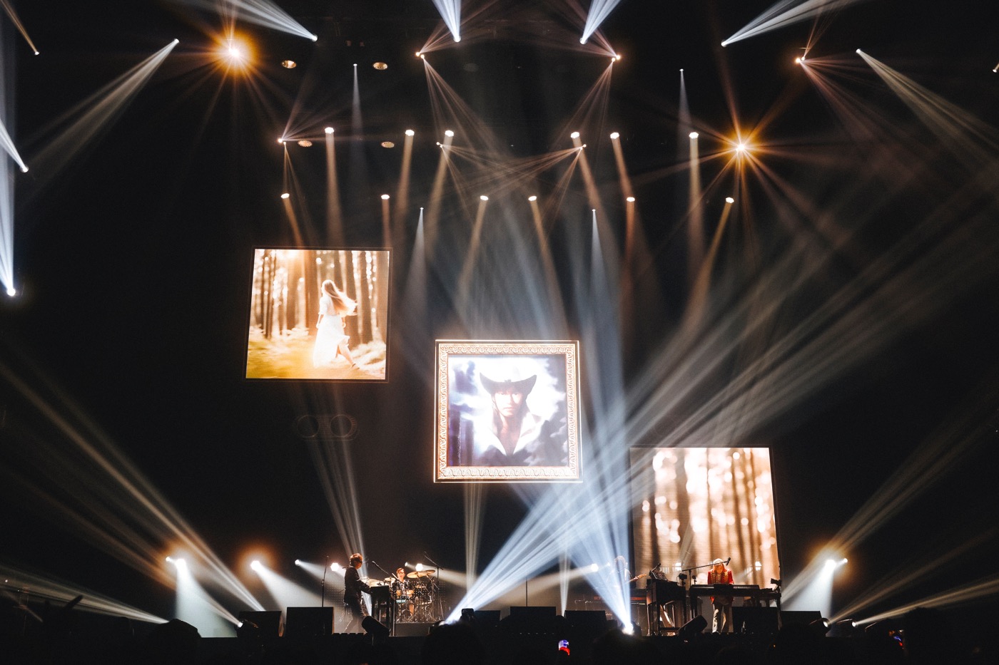 【ライブレポート】TM NETWORKデビュー40周年ファイナル公演で魅せた“TMサウンドのマジックの源泉” - 画像一覧（10/21）