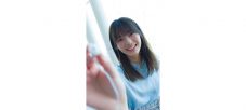 櫻坂46・田村保乃、初写真集より眩しすぎる水着ショット解禁 - 画像一覧（1/6）