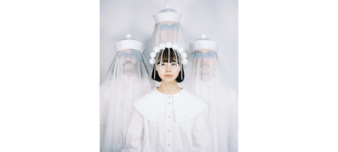 尾崎リノ、新作EP『幽霊たち』のジャケット写真＆収録内容の詳細を発表 - 画像一覧（1/4）