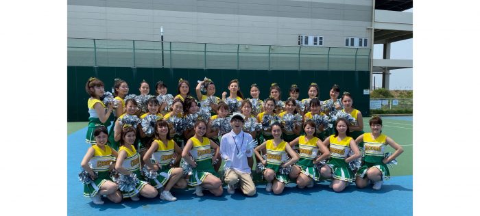 川崎鷹也、チアリーダー30人が華麗に踊る「君は天然色」MV公開