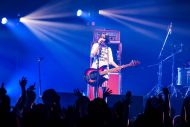 神はサイコロを振らない、話題沸騰中の「初恋」をアユニ・Dとライブ初パフォーマンス - 画像一覧（8/11）