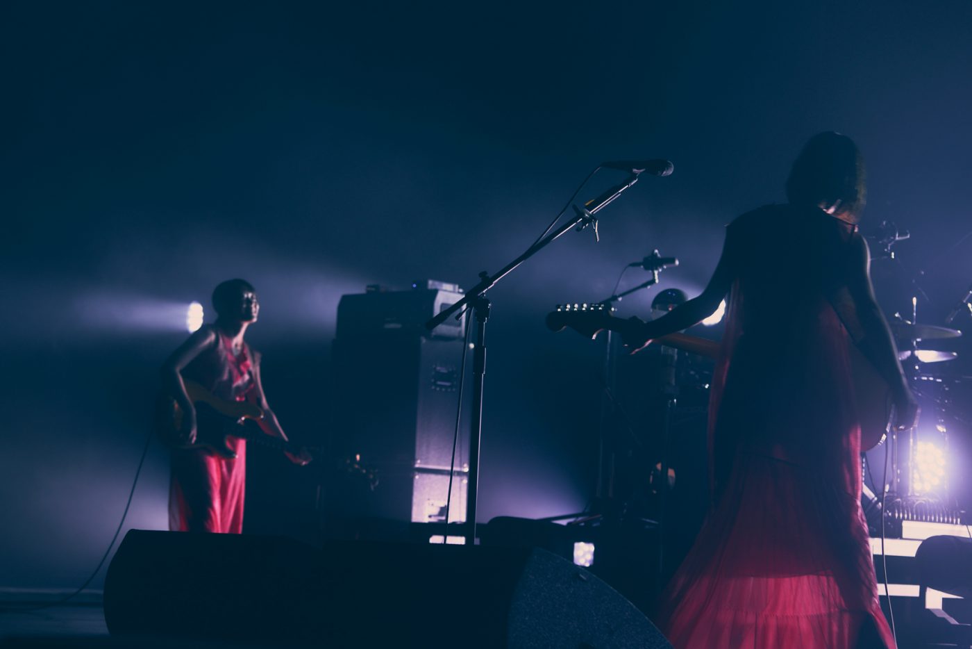 羊文学、『TOUR 2022“OOPARTS”』ファイナル。完遂とともに大きな岐路を迎えていることも感じさせるバンドの成長 - 画像一覧（11/16）