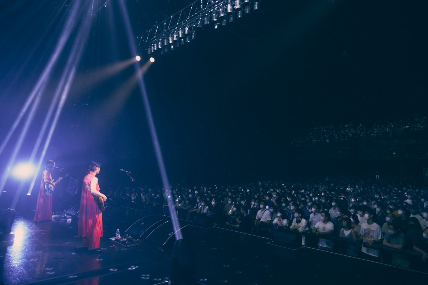 羊文学、『TOUR 2022“OOPARTS”』ファイナル。完遂とともに大きな岐路を迎えていることも感じさせるバンドの成長 - 画像一覧（12/16）