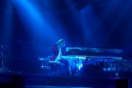 YOSHIKI、『THE MUSIC DAY』で魅せた“三刀流”パフォーマンスに大反響 - 画像一覧（11/13）