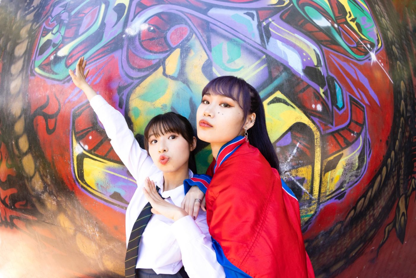 「ディスらないラップ」で話題のKTを擁する女子2人組“ルイとKT”が、初のデジタルシングルをリリース