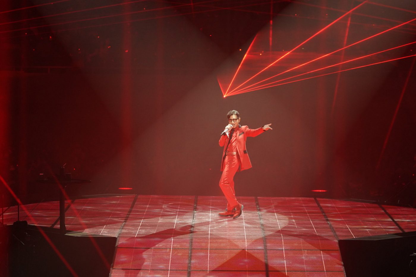 藤井フミヤ、還暦ライブが大盛況！ ゲストに、ヒロミ、木梨憲武、水谷豊も登場