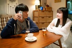 乃木坂46・久保史緒里がウブでピュアな幽霊を演じる映画『左様なら今晩は』公開日決定