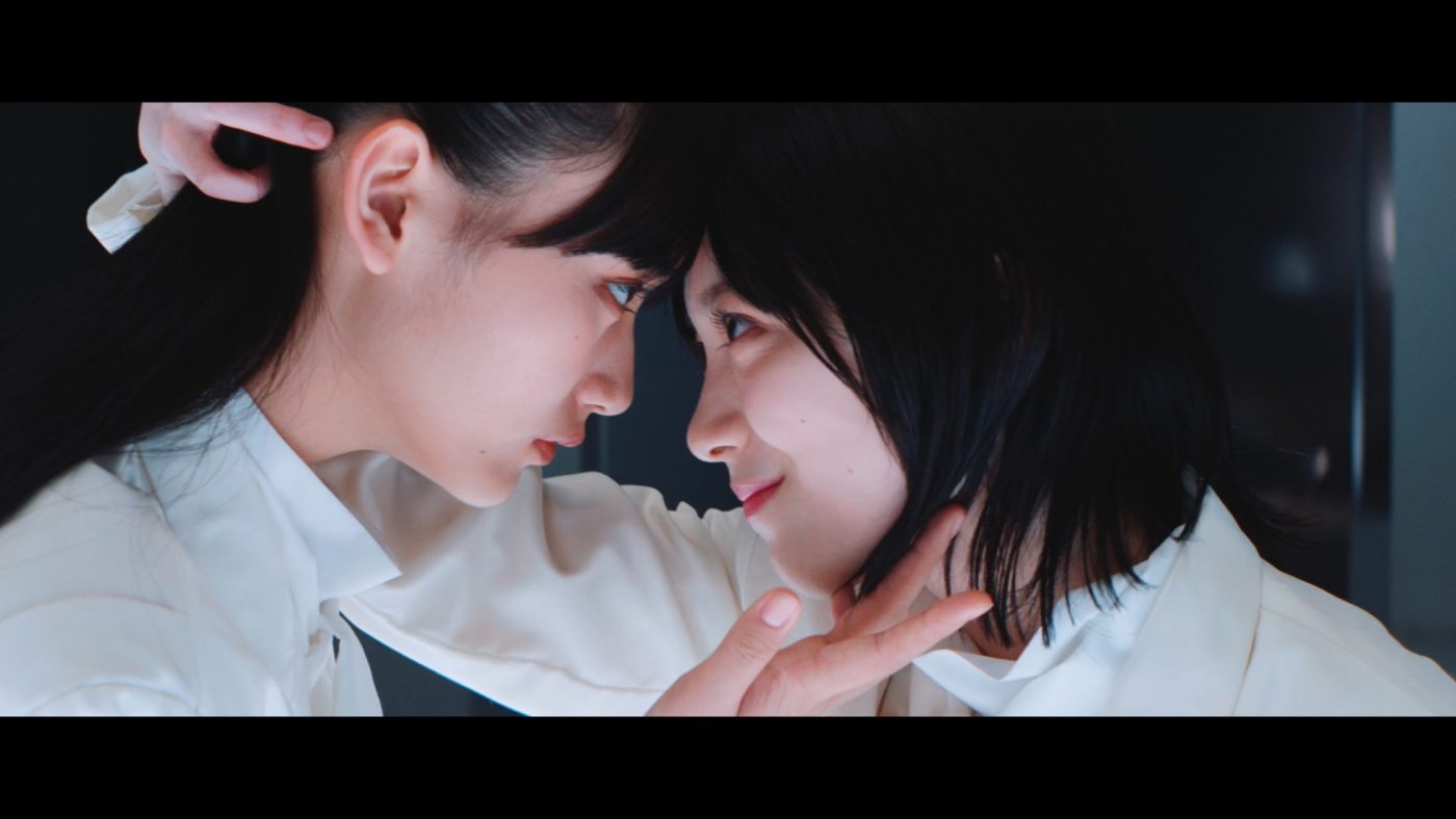 櫻坂46、森田ひかる・山崎天によるダブルセンターの新曲「摩擦係数」MVを公開 - 画像一覧（2/2）