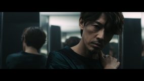 藤木直人、岡崎体育の提供曲「湿布」MV公開！バキバキのダンスも披露