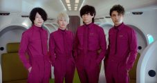 [Alexandros]、「どーでもいいから」MVのプレミア公開決定！ コスチュームが話題に - 画像一覧（2/3）
