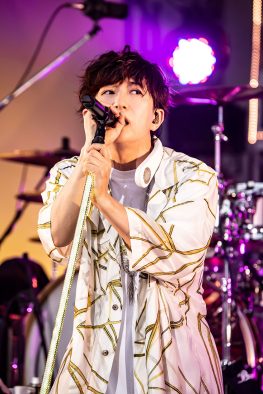 TETSUYA（L’Arc～en～Ciel）、『20th ANNIVERSARY LIVE』のライヴレポートが到着