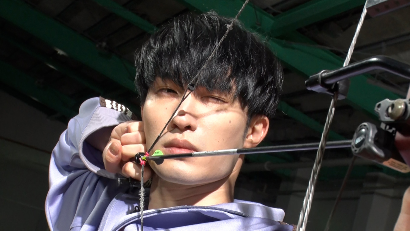 SixTONESジェシー『THE神業チャレンジSP』でアーチェリー界の未来を背負う逸材三兄妹と対決 - 画像一覧（1/10）