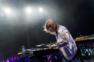 【ライブレポート】小室哲哉『Japan Expo Paris』に“名誉ゲスト”として登場！現地ファン3000人が「Get Wild」などを大合唱 - 画像一覧（2/4）