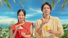 広瀬すず×山下智久、夏の装いでマックカフェの新TVCMに再登場！「フラッペしちゃった（ハート）」 - 画像一覧（13/27）