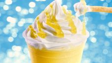広瀬すず×山下智久、夏の装いでマックカフェの新TVCMに再登場！「フラッペしちゃった（ハート）」 - 画像一覧（16/27）
