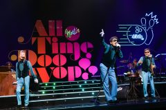 鈴木雅之、大阪・フェスティバルホール公演より鈴木聖美、倖田來未、岡崎体育とのライブコラボ映像を公開