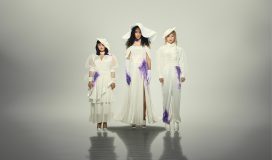 女王蜂、最新アルバム『悪』収録曲「紫」のライブ映像公開！オリックス劇場公演で収録