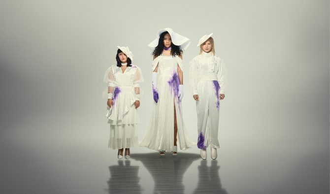 女王蜂、最新アルバム『悪』収録曲「紫」のライブ映像公開！オリックス劇場公演で収録