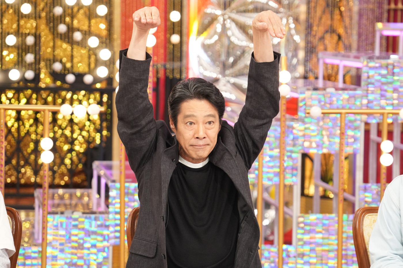 SixTONESが『Golden SixTONES』で堤真一とサイズ感対決！自由すぎるSixTONESに堤もノリノリ - 画像一覧（4/5）