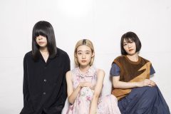 羊文学が“家”＝“安心できる場所”をテーマに編んだ新作で見せる、新しいバンドのアプローチ