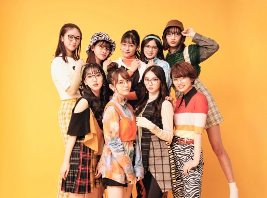 Girls2、“Zoff”キャンペーンモデルに決定！「お揃いのメガネをかけてくれたらうれしい」（石井蘭）