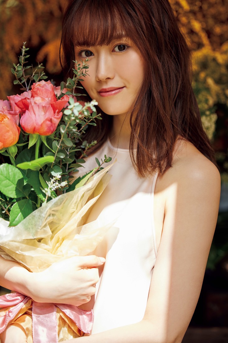 NGT48の“きれいなお姉さん”西潟茉莉奈、ファースト写真集発売決定！ 初のランジェリーショットも - 画像一覧（3/3）