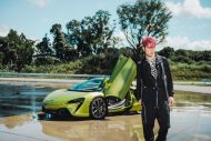 MIYAVI、英スーパーカーメーカー・McLARENのイベントでライブ披露 - 画像一覧（3/4）