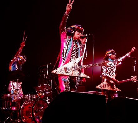 忌野清志郎の覆面ユニット“LOVE JETS”の豪華アンソロジーのリリースが決定