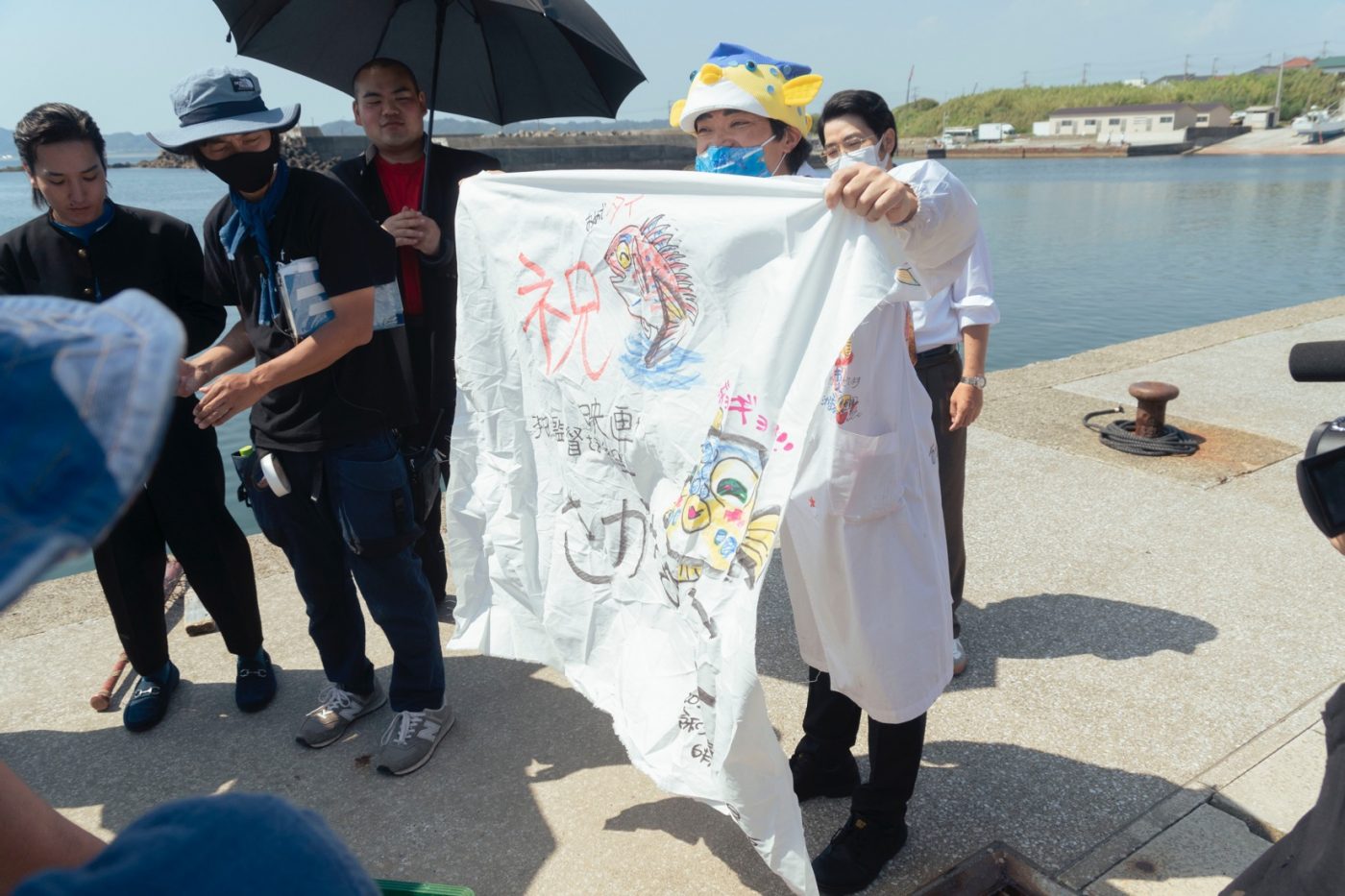 のん主演映画『さかなのこ』より、さかなクンのサプライズ激励メイキング映像公開 - 画像一覧（1/2）