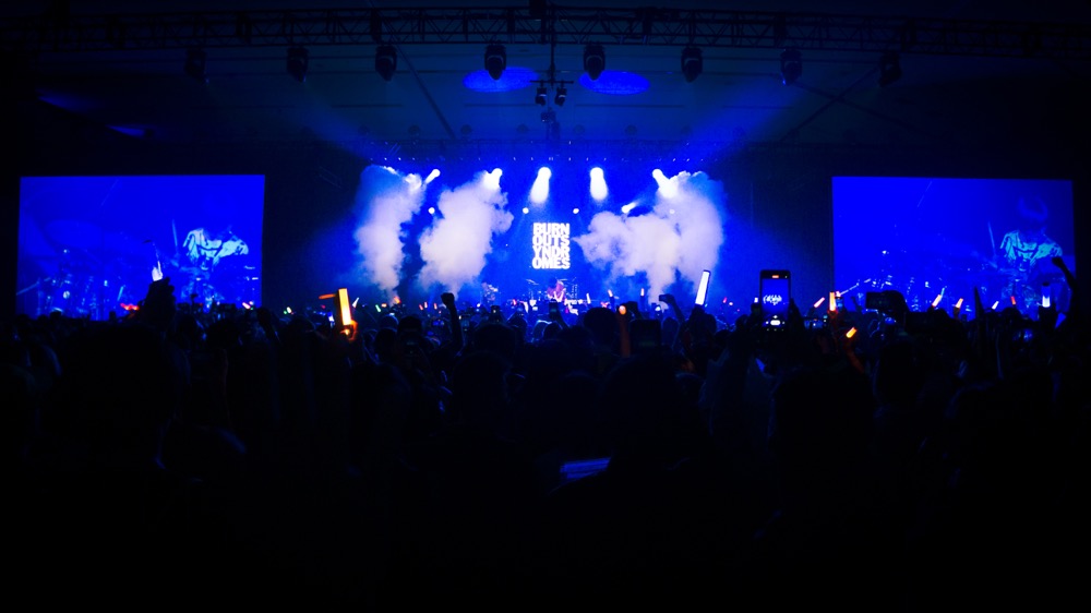 BURNOUT SYNDROMESのアメリカ初ライブに1万人が熱狂！「世界中に音楽を届けに行く」 - 画像一覧（12/12）
