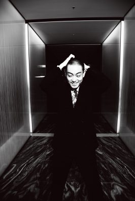 永瀬正敏撮り下ろしの菅田将暉の写真が、雑誌『CUT』に掲載