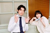 ディーン・フジオカ＆岸井ゆきの、ドラマ『パンドラの果実』撮影現場での“ほのぼのオフショット”公開 - 画像一覧（1/2）