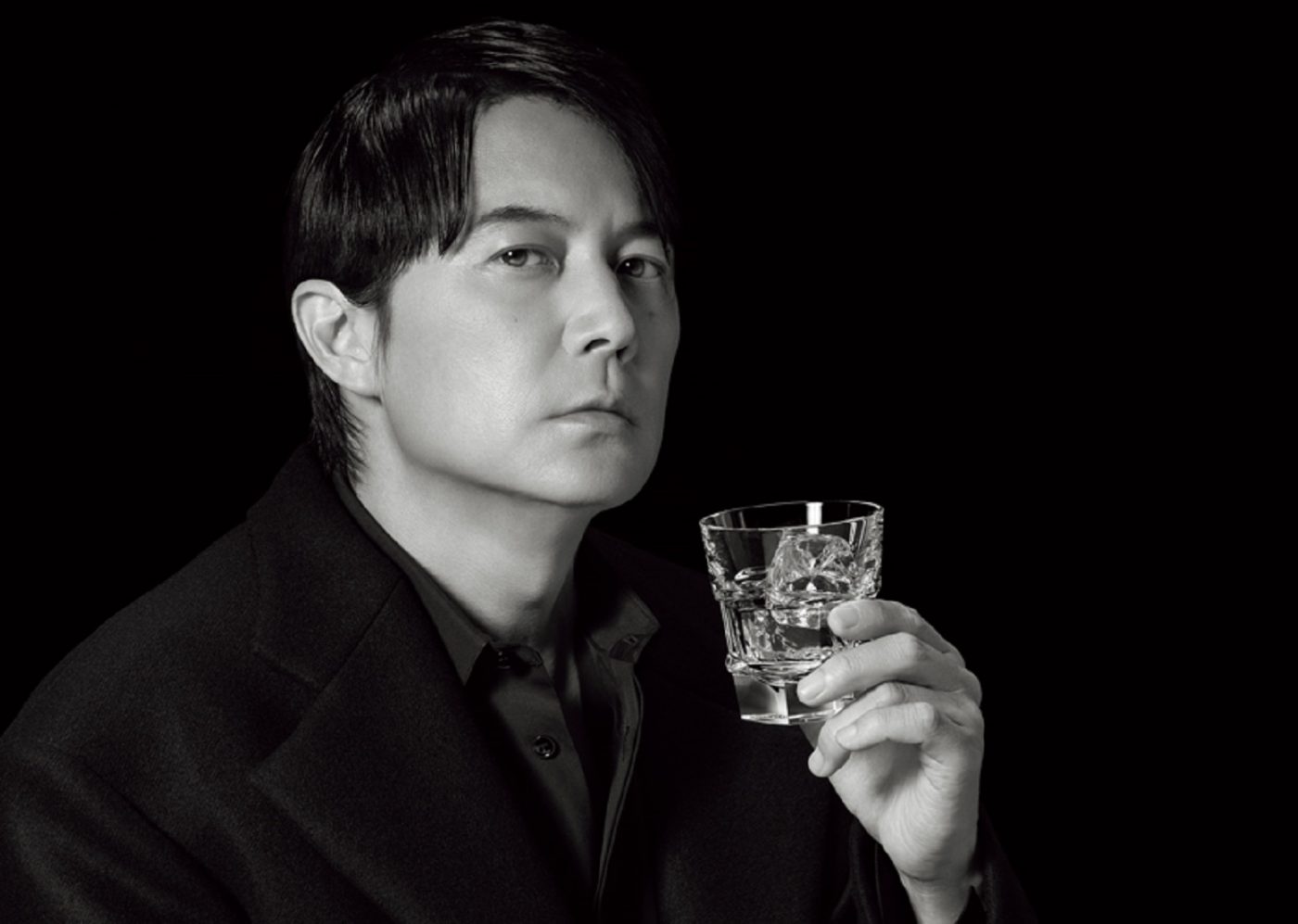 福山雅治、愛したウイスキーを片手に『ゲーテ10月号』表紙＆SPインタビューに登場