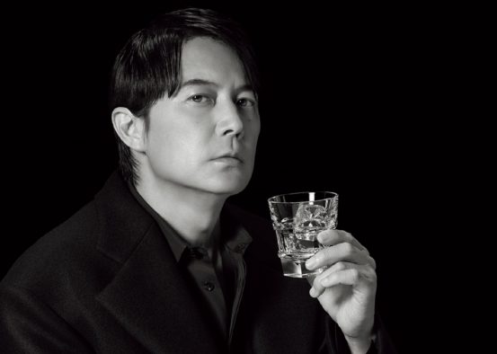 福山雅治、愛したウイスキーを片手に『ゲーテ10月号』表紙＆SPインタビューに登場