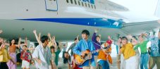 川崎鷹也、ANAとコラボした「FLY HIGH」MV公開！ 総勢25名のダンサー＆ANA社員が参加 - 画像一覧（2/5）