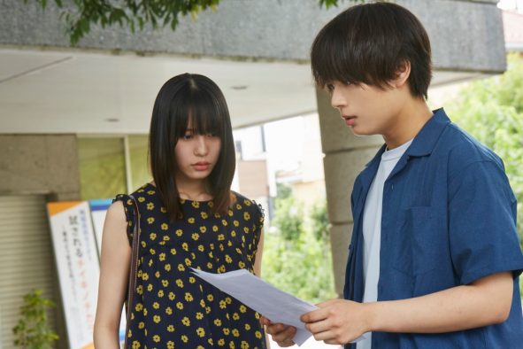 映画『この子は邪悪』より、花（南沙良）と純（大西流星）が家族の謎に迫る重要シーン解禁