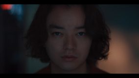 マカロニえんぴつ、俳優の染谷将太が出演する「悲しみはバスに乗って」MV公開決定