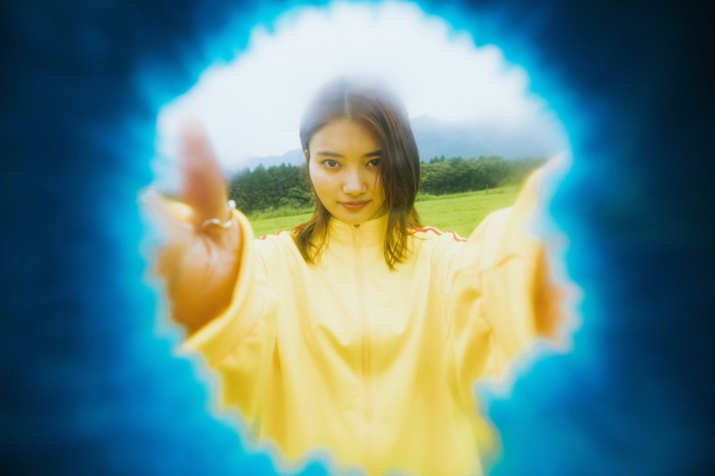 由薫、初のワンマンツアーのライブ映像を期間限定公開！ YouTubeライブ生配信も決定