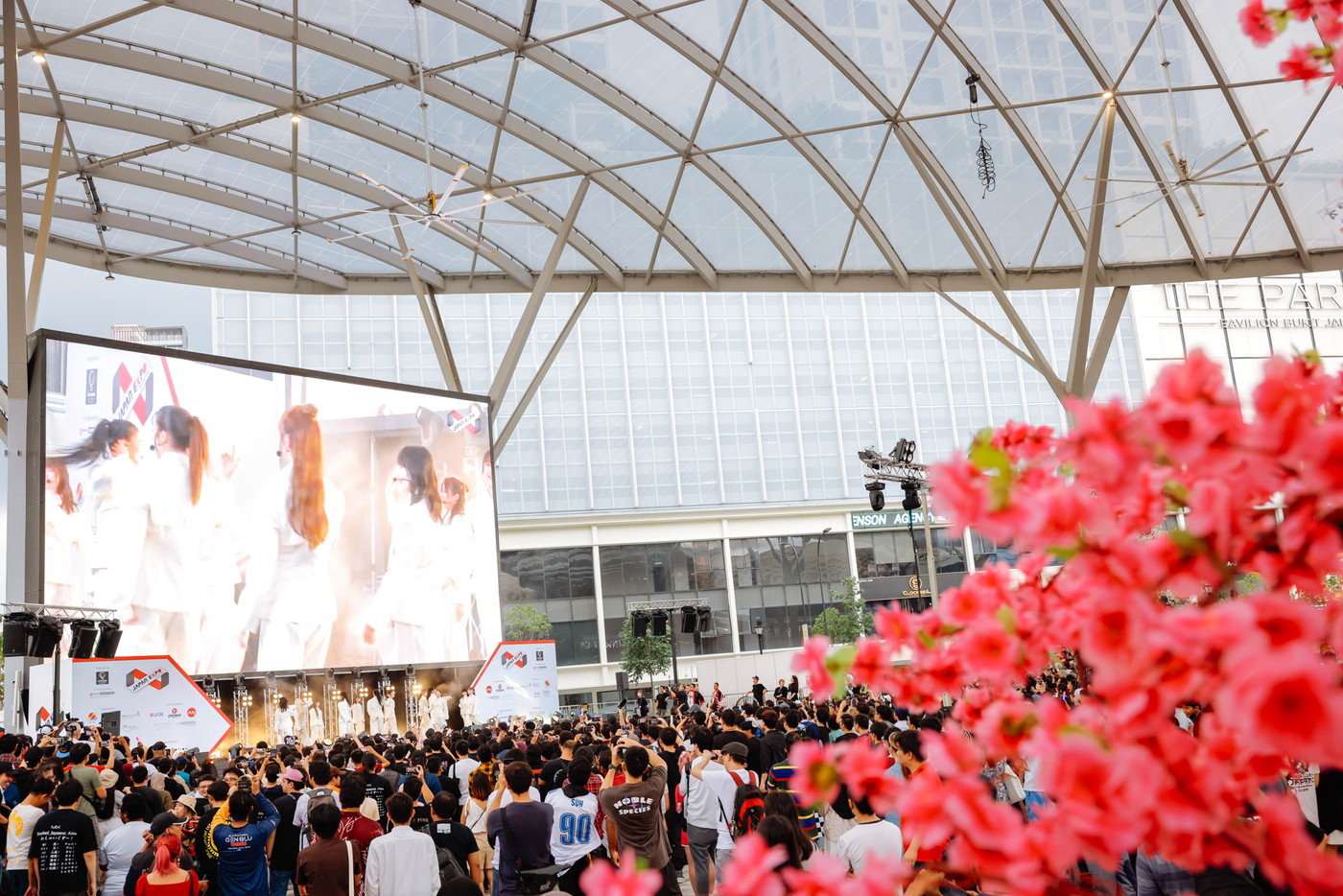 【ライブレポート】櫻坂46、マレーシアで行われた2度目の海外ライブが大盛況！「皆さんにお会いできてうれしいです！」 - 画像一覧（25/35）