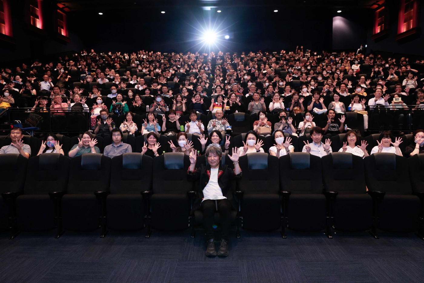 【レポート】『Live EPIC 25』一夜限りの映画館上映イベントが大盛況！“レーベルの証言者”として佐橋佳幸が登壇
