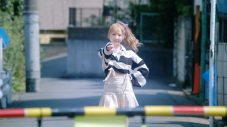 AKB48、小栗有以が5年ぶりにセンターを務める62枚目シングル「アイドルなんかじゃなかったら」MV公開！ テーマは“恋するアイドル” - 画像一覧（18/30）
