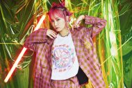 LiSA×CandyStripper「ネオン」をテーマとしたコラボ商品発売 - 画像一覧（1/11）
