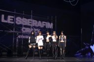 【レポート】LE SSERAFIM、メディアショーケースで新曲「CRAZY」のパフォーマンスを披露 - 画像一覧（11/16）