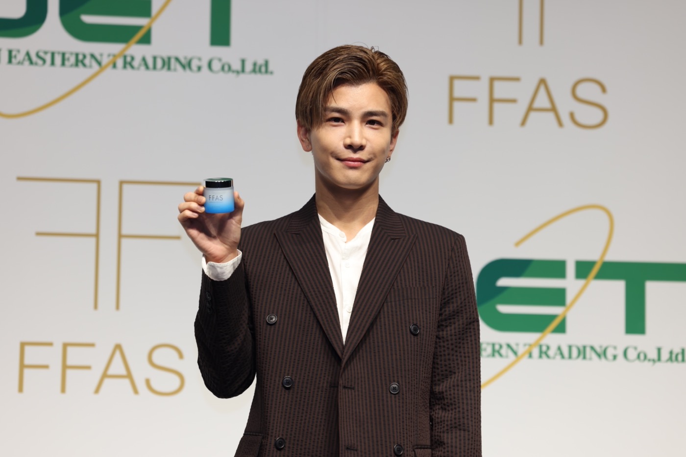 岩田剛典（三代目JSB / EXILE）“触りたくなる肌”について語る