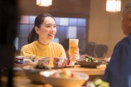 新垣結衣、ビールのCMに初出演！ CMソングは竹内まりやの「元気を出して」 - 画像一覧（2/6）