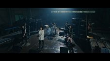 齋藤飛鳥がドラムを叩きっ放し！ 乃木坂46、バンド編成による「泥だらけ」MV公開 - 画像一覧（9/9）
